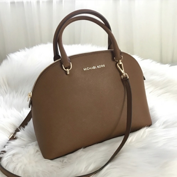 NWT MICHAEL KORS CINDY LARGE DOME SATCHEL โฆ - Picture 10 of 15